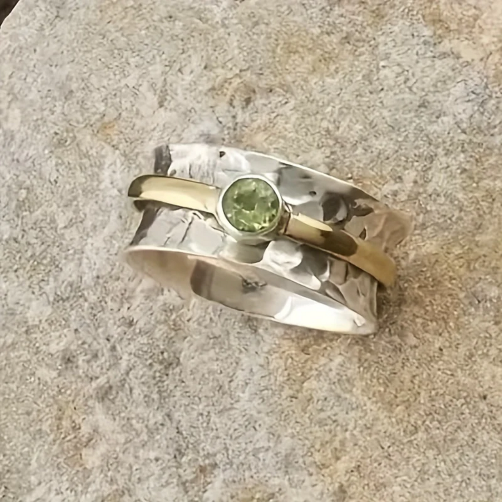 Anel Elegante de Zircônia Verde